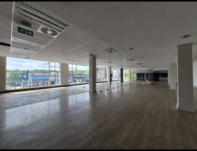 6,227M² RETAIL TO LET IN CRAIGHALL PARK